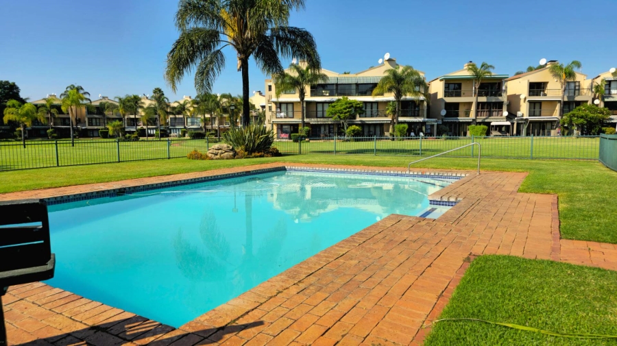 2 Bedroom Property for Sale in Hartbeespoort North West